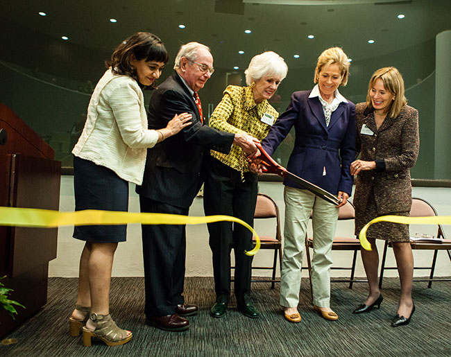 Photo of ribbon cutting at Dana Science Building rededication