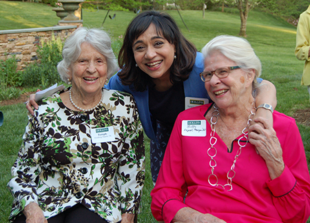 Alumnae with President Lawrence at Richmond event