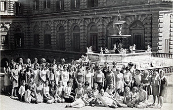 Artichoke Fountain at the Pitti Palace in Florence, Hollins Abroad Paris, 1967-1968 in Italy.