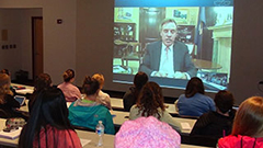 Senator Warner talks to Hollins students