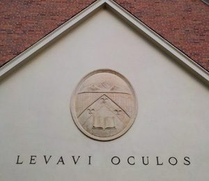 Levavi Oculos Crest