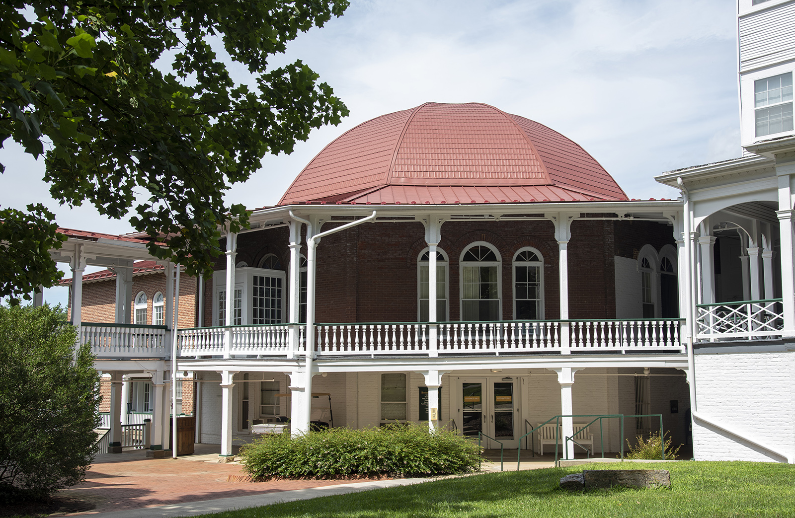 Botetourt Hall - Front Quad - Security Banner Image